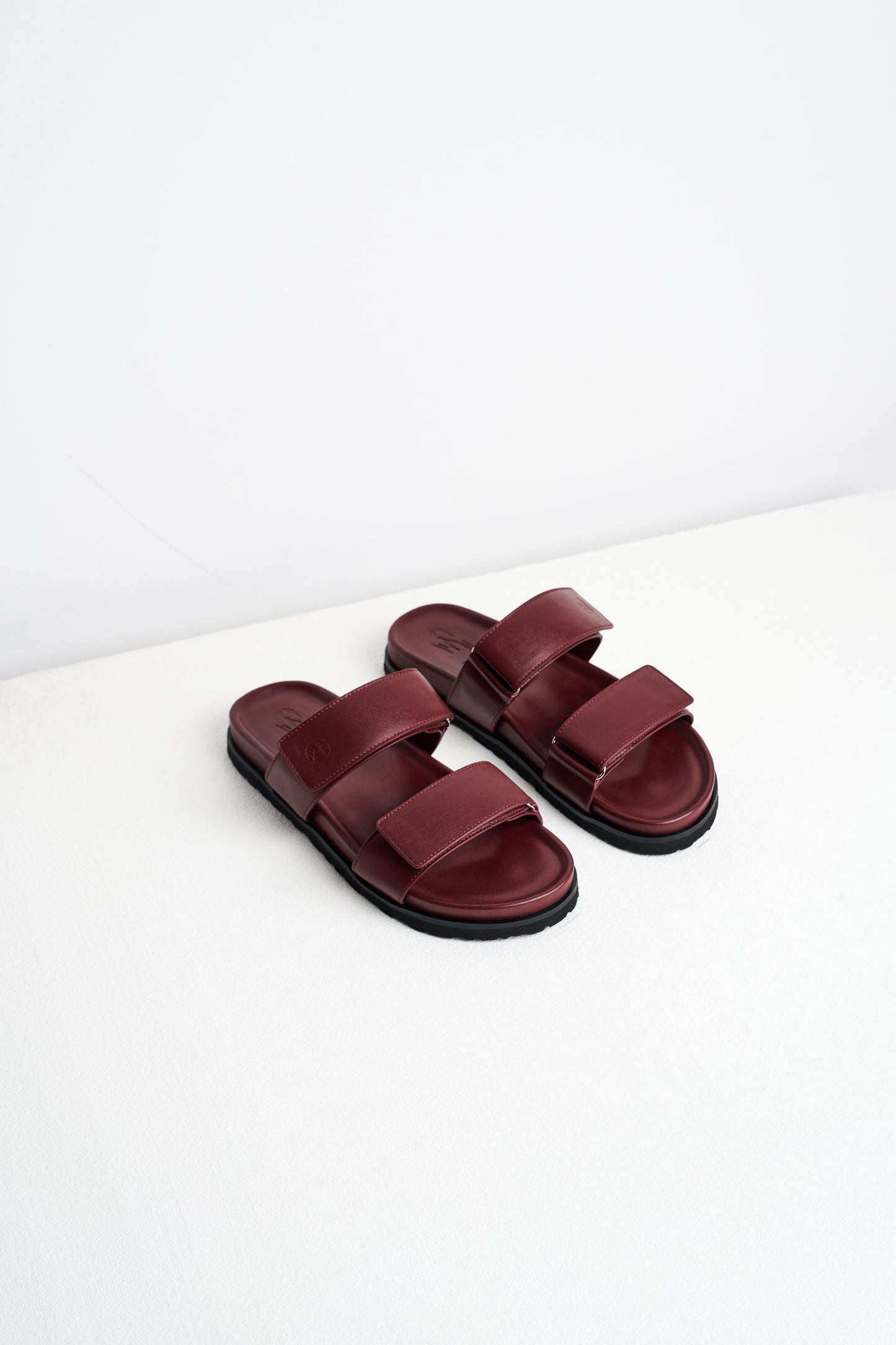 Ladies Two-Strapped Sandals Cremisi